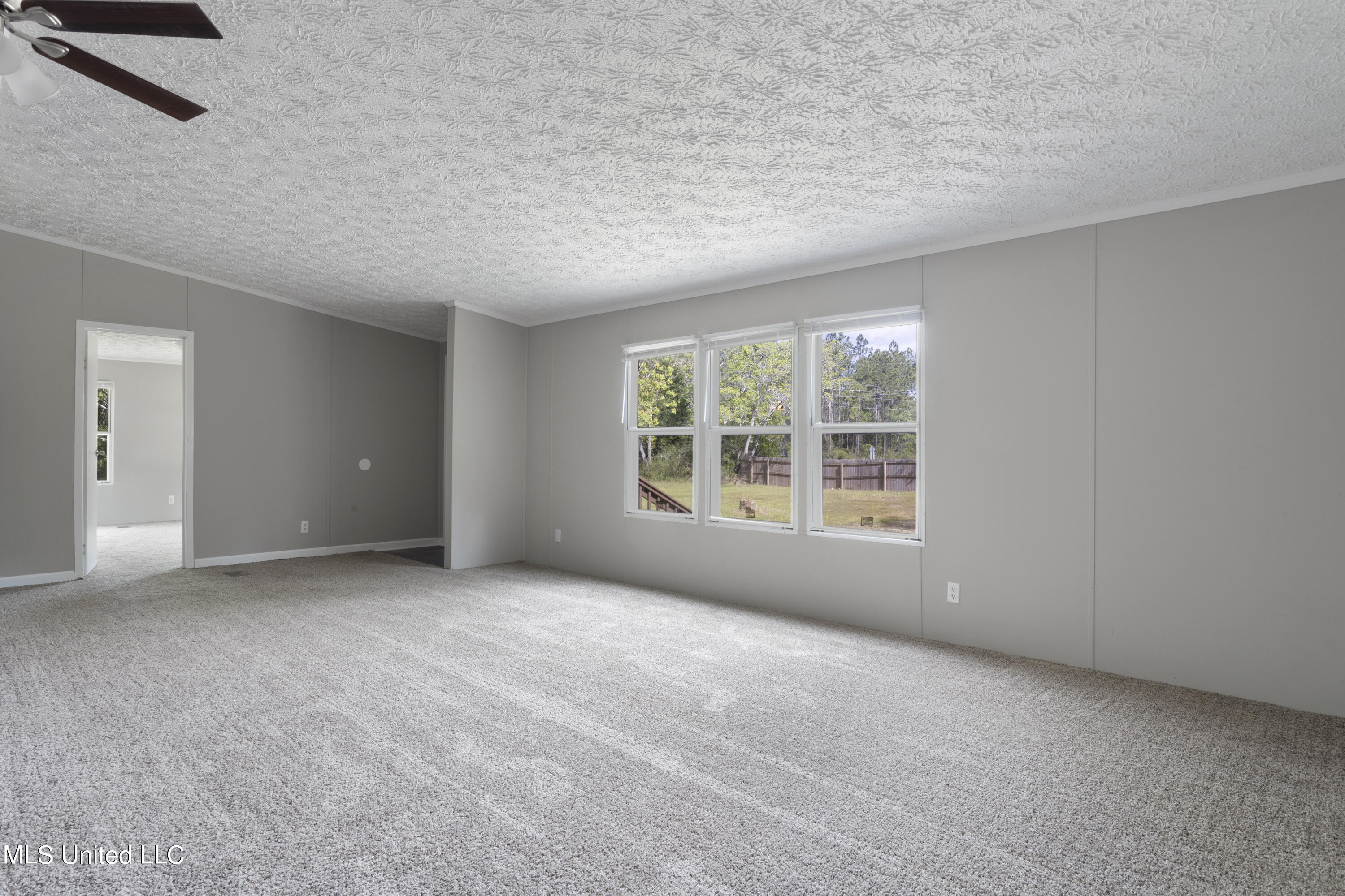 11612 Independence Road Moss Point, MS 39562 - Photo 4 of 23 004