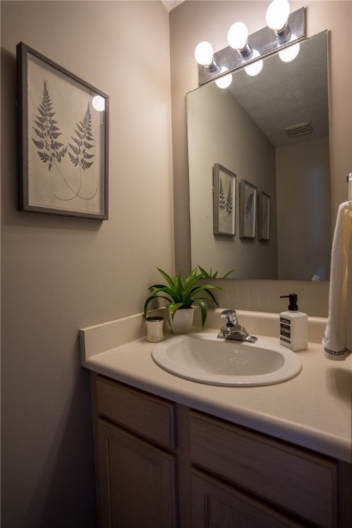 774 Royal Sunset Drive Webster, NY 14580 - Photo 11 of 14 Downstairs powder room (1/2 bathroom)