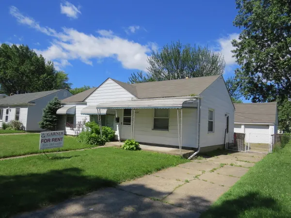 $130,000 | 26307 Woodmont Street, Roseville, MI 48066