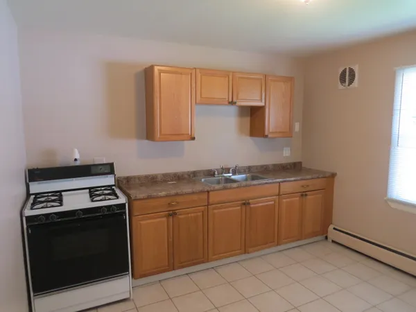 $130,000 | 26307 Woodmont Street, Roseville, MI 48066