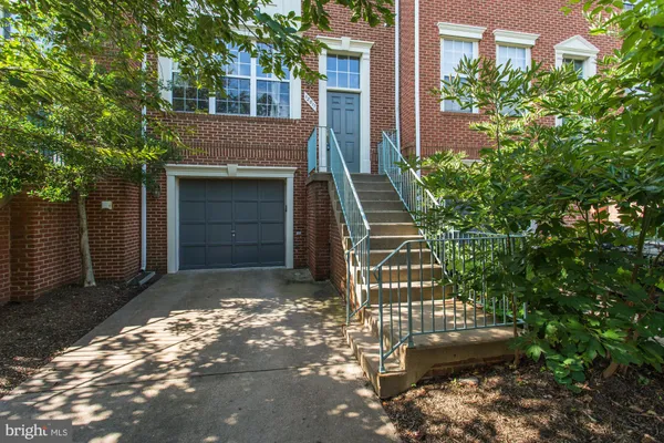 $3,800 | 12011 Edgemere Circle, Reston, VA 20190