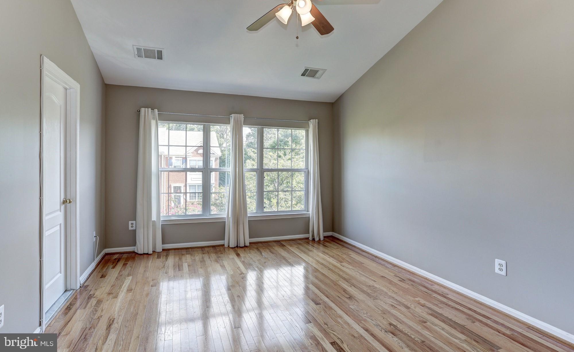 12011 Edgemere Circle Reston, VA 20190 - Photo 14 of 29 PRIMARY BEDROOM UPPER LEVEL