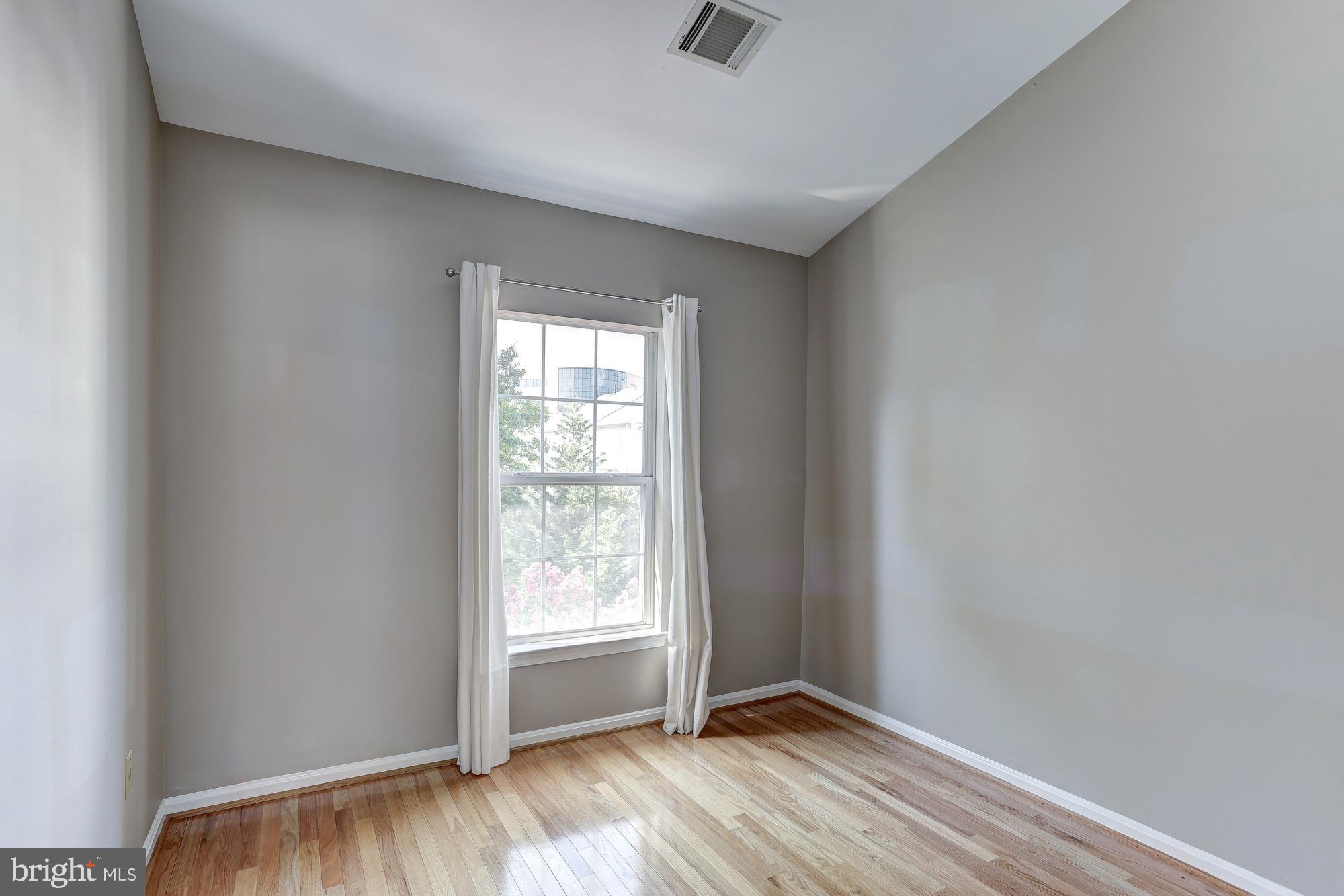 12011 Edgemere Circle Reston, VA 20190 - Photo 18 of 29 BEDROOM #2 (UPPER LEVEL)