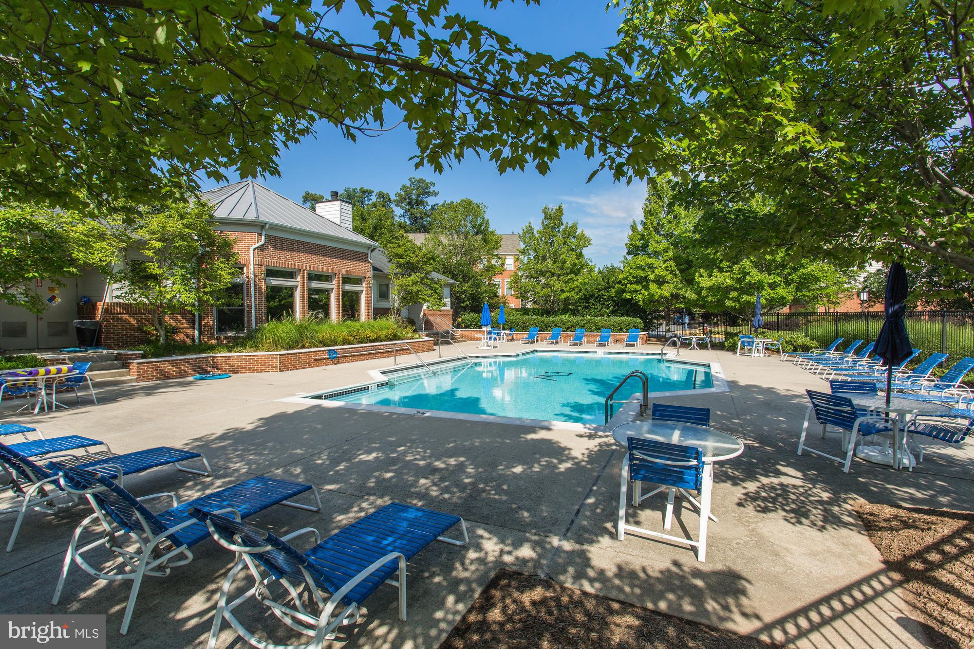 12011 Edgemere Circle Reston, VA 20190 - Photo 25 of 29 COMMUNITY OUTDOOR POOL