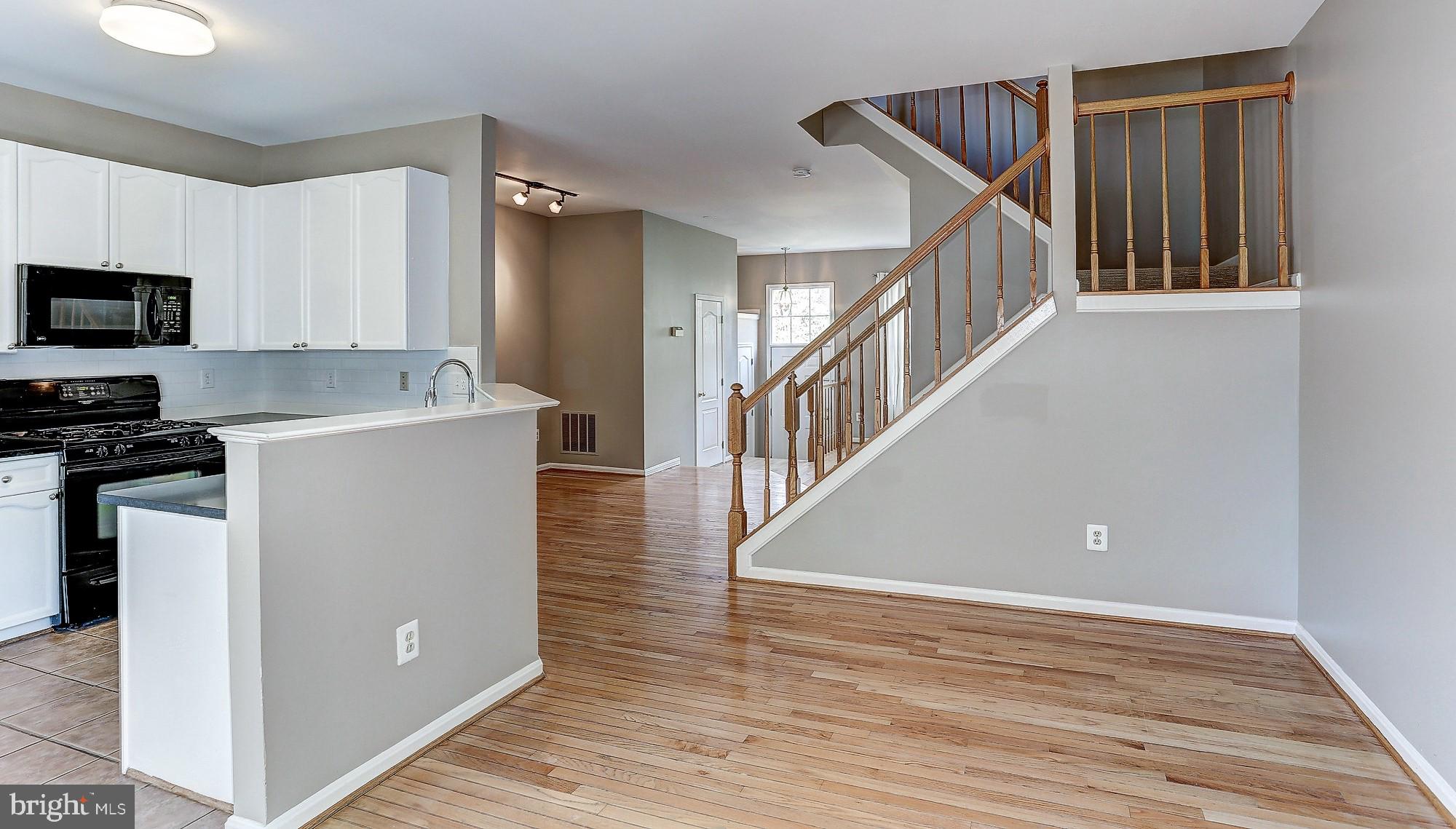 12011 Edgemere Circle Reston, VA 20190 - Photo 6 of 29 BREAKFAST ROOM (2ND VIEW)