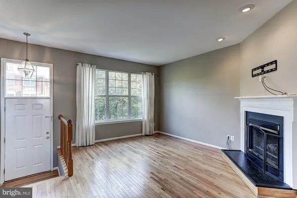 $3,800 | 12011 Edgemere Circle, Reston, VA 20190