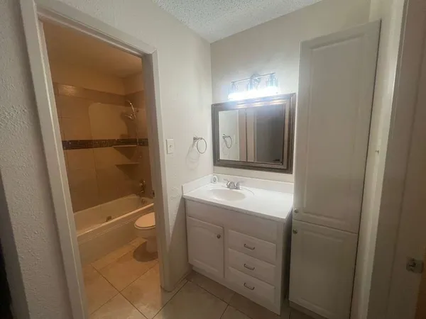 $1,500 | 10047 Westpark Drive, Unit 46, Houston, TX 77042