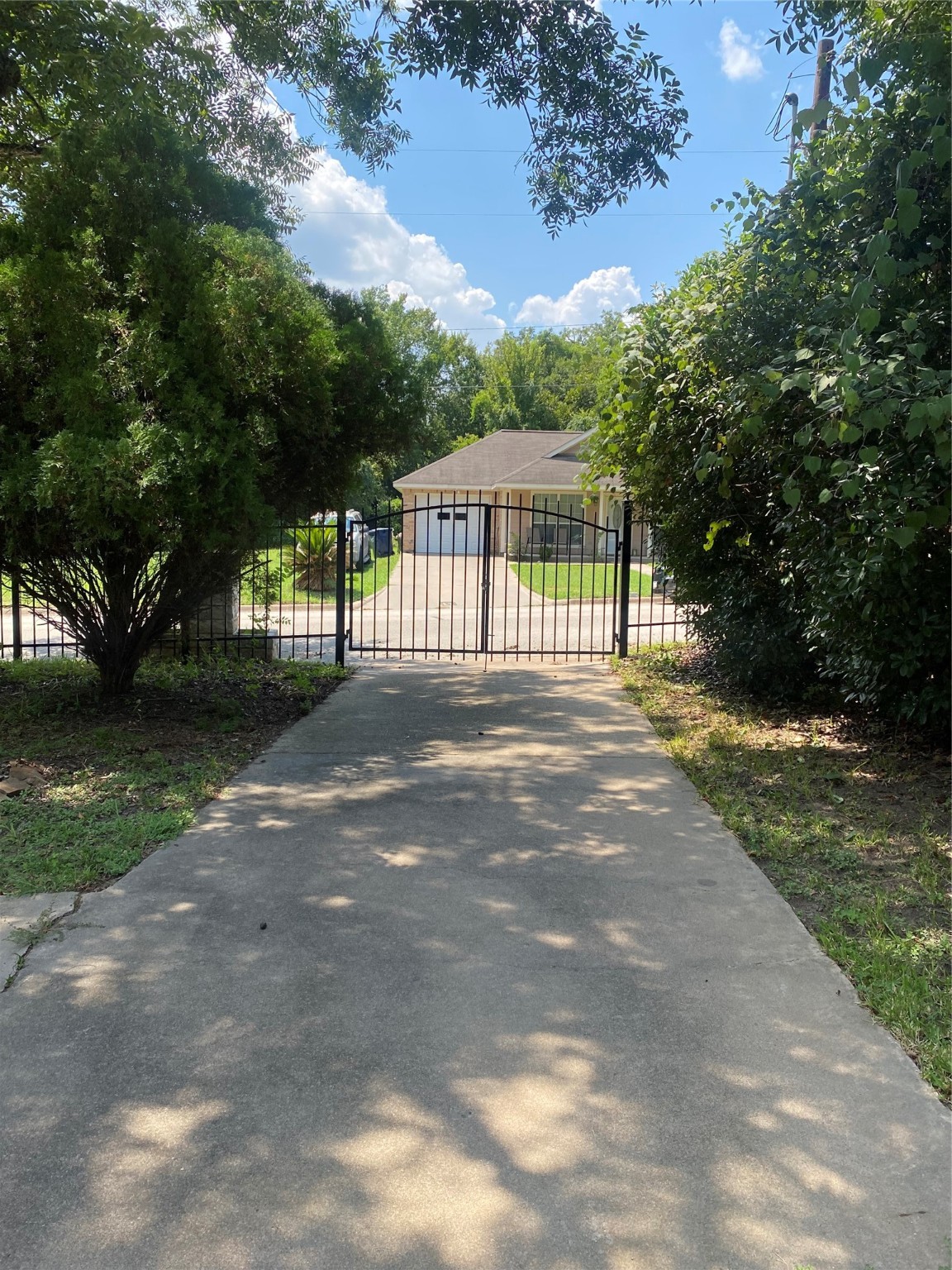 609 Kerr Street Brenham, TX 77833 - Photo 34 of 34 a view of backyard with green space