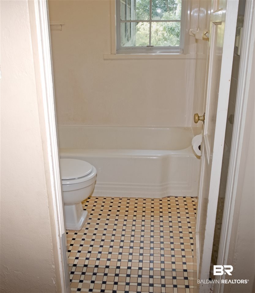 15 Princess Anne Road Mobile, AL 36608 - Photo 12 of 39