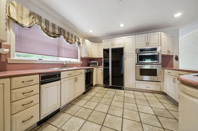 $1,529,000 | 48 Westchester View Lane, White Plains, NY 10607