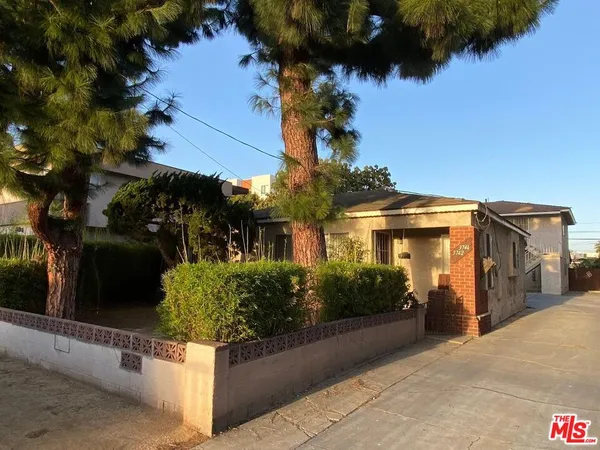 $2,400,000 | 3742 Dufresne Court, Los Angeles, CA 90034