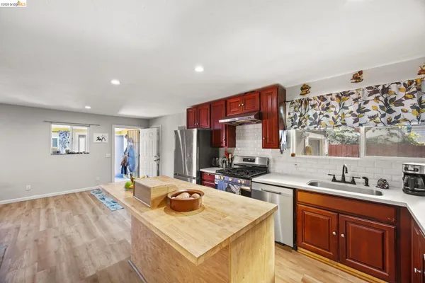 $605,000 | 7447 Lockwood Street, Oakland, CA 94621