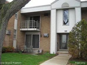 $1,350 | 1673 Cass Lake Road, Keego Harbor, MI 48320