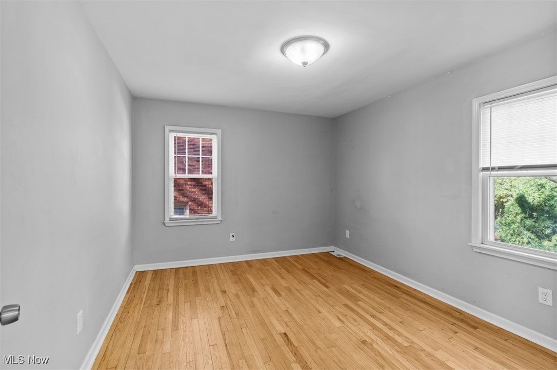 3833 Montevista Road Cleveland, OH 44121 - Photo 31 of 44