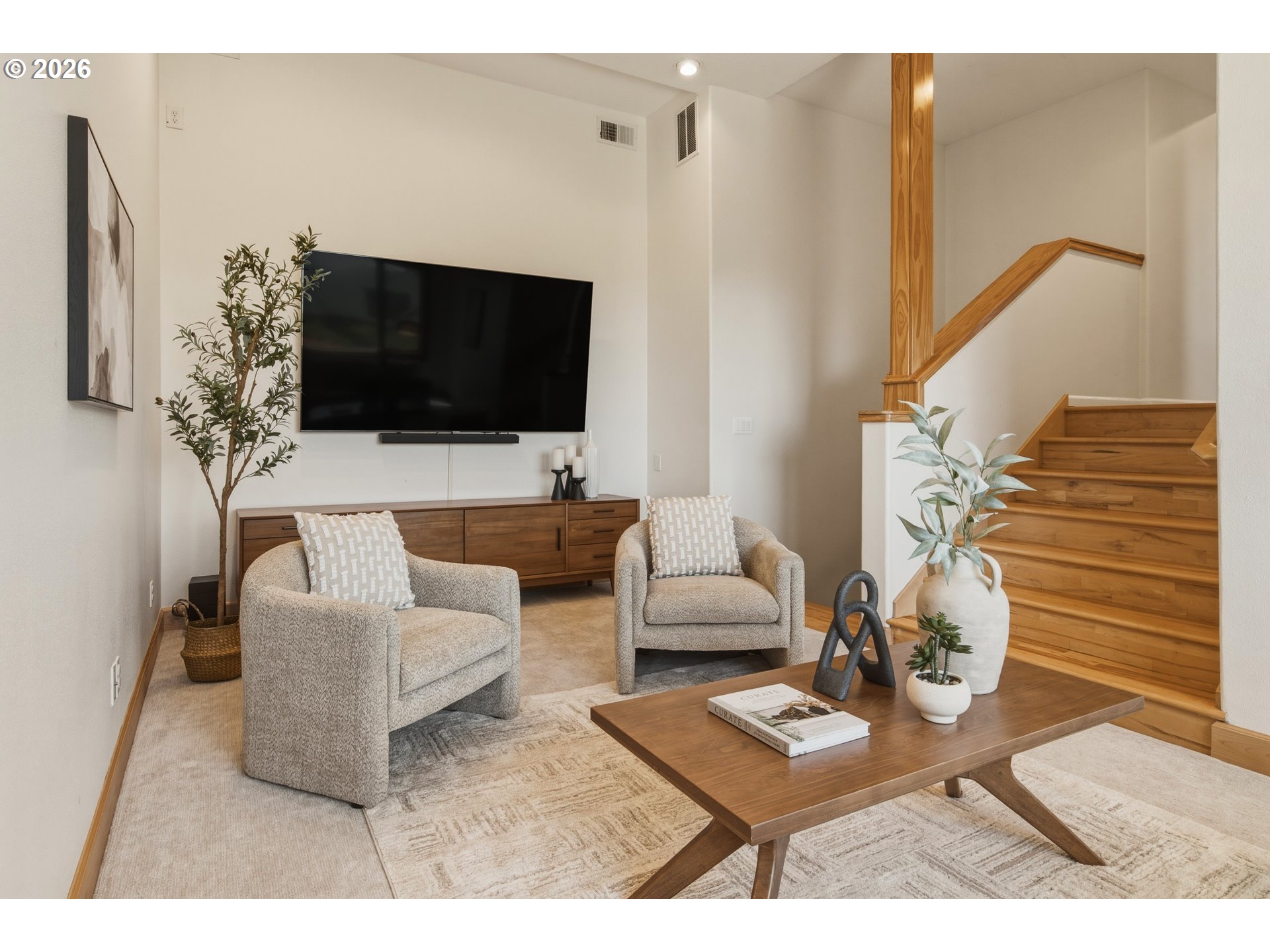 8 Garibaldi Street Lake Oswego, OR 97035 - Photo 5 of 47 Living Room