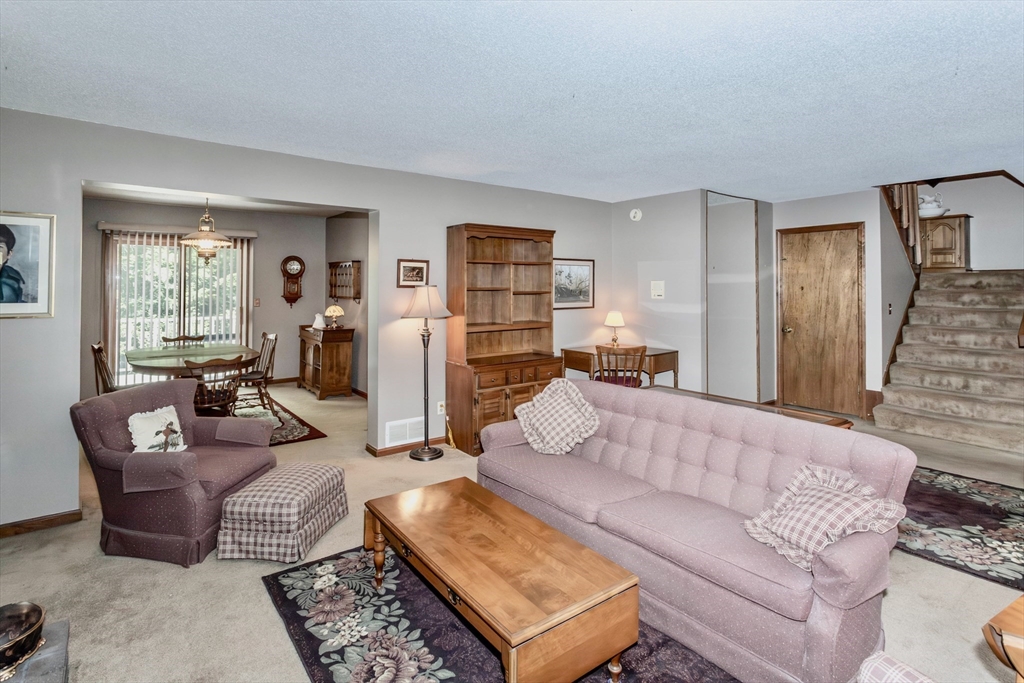 419 Southwick Road, Unit Q71 Westfield, MA 01085 - Photo 7 of 42