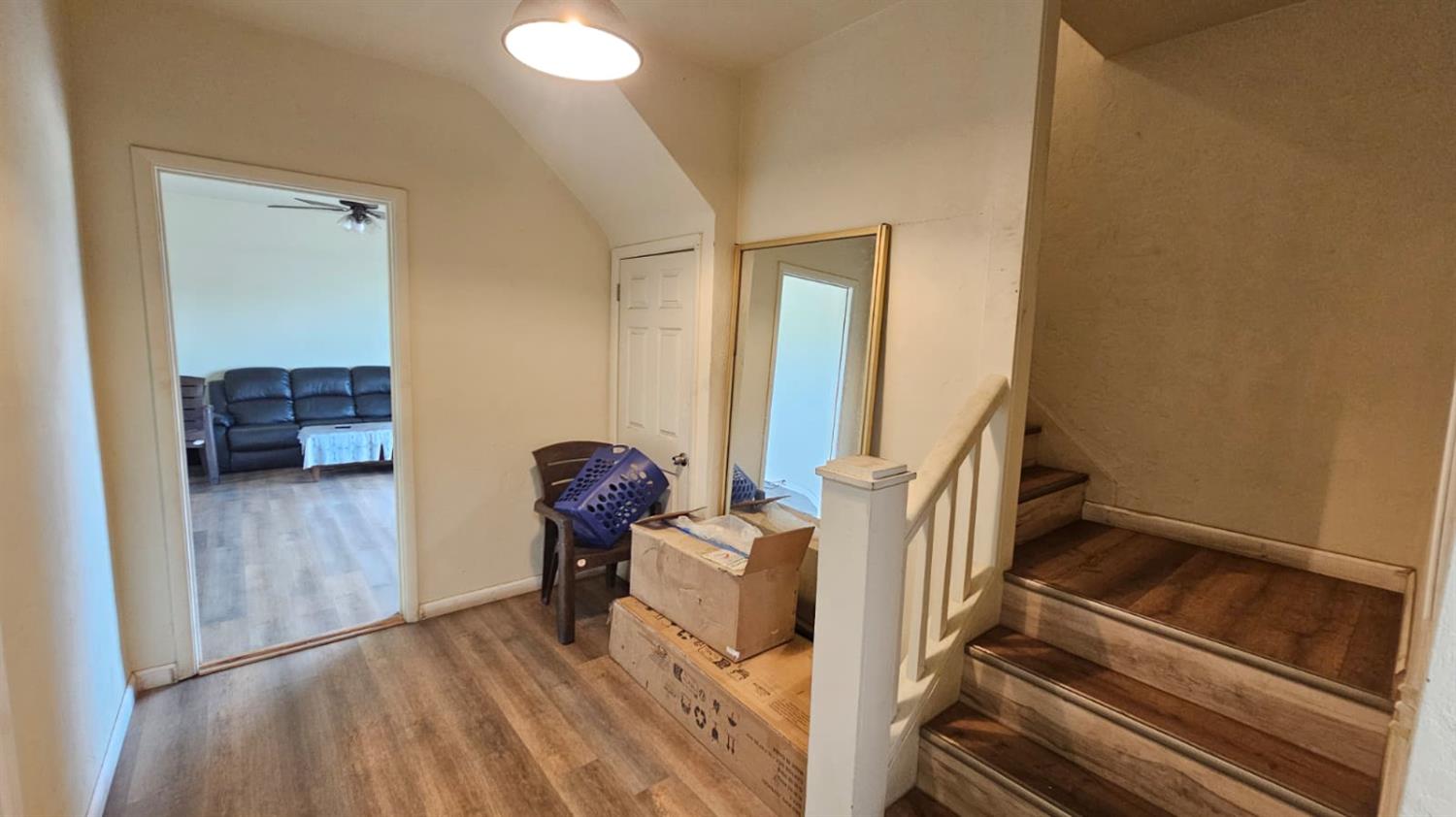 11881 Griffith Road Turlock, CA 95380 - Photo 3 of 42 a view of an entryway with sitting area