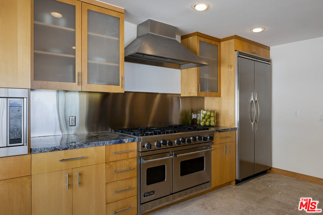 3412 Ocean Front Walk, Unit 201 Marina del Rey, CA 90292 - Photo 12 of 35