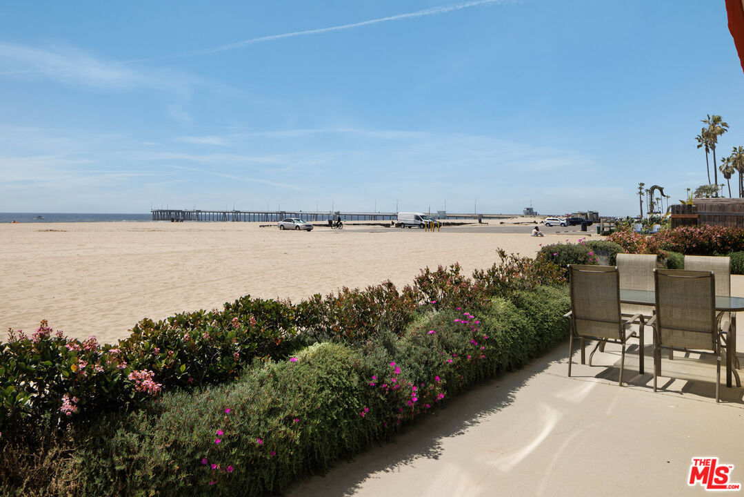 3412 Ocean Front Walk, Unit 201 Marina del Rey, CA 90292 - Photo 29 of 35