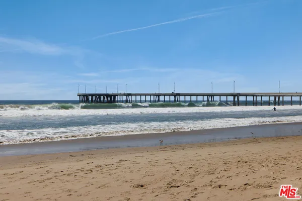 $13,500 | 3412 Ocean Front Walk, Unit 201, Marina del Rey, CA 90292