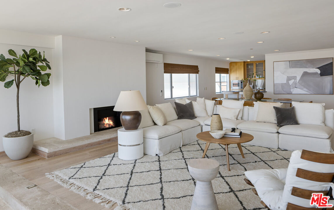 3412 Ocean Front Walk, Unit 201 Marina del Rey, CA 90292 - Photo 7 of 35