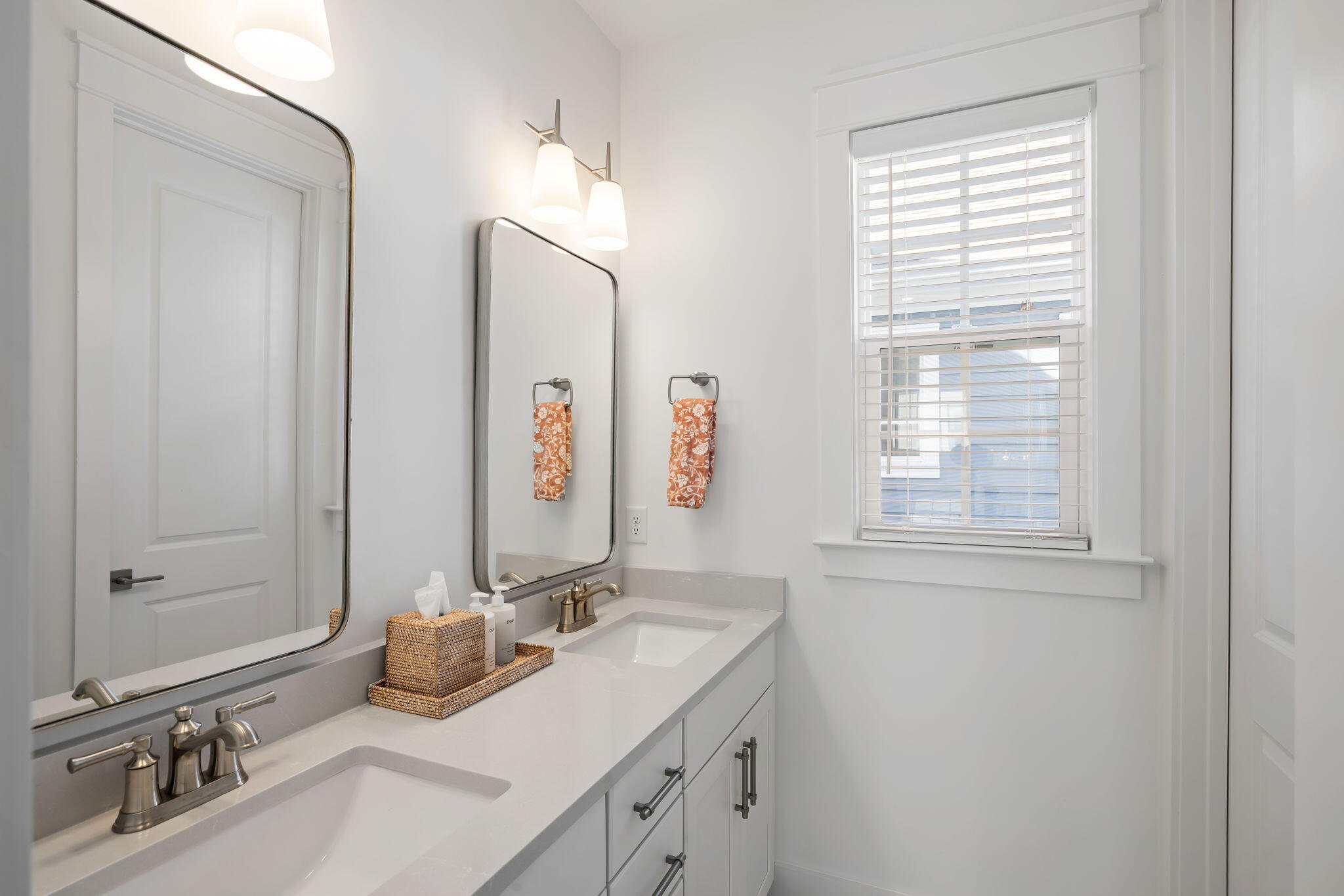 1332 Upper Union Road Mount Pleasant, SC 29464 - Photo 23 of 30 Upstairs bathroom