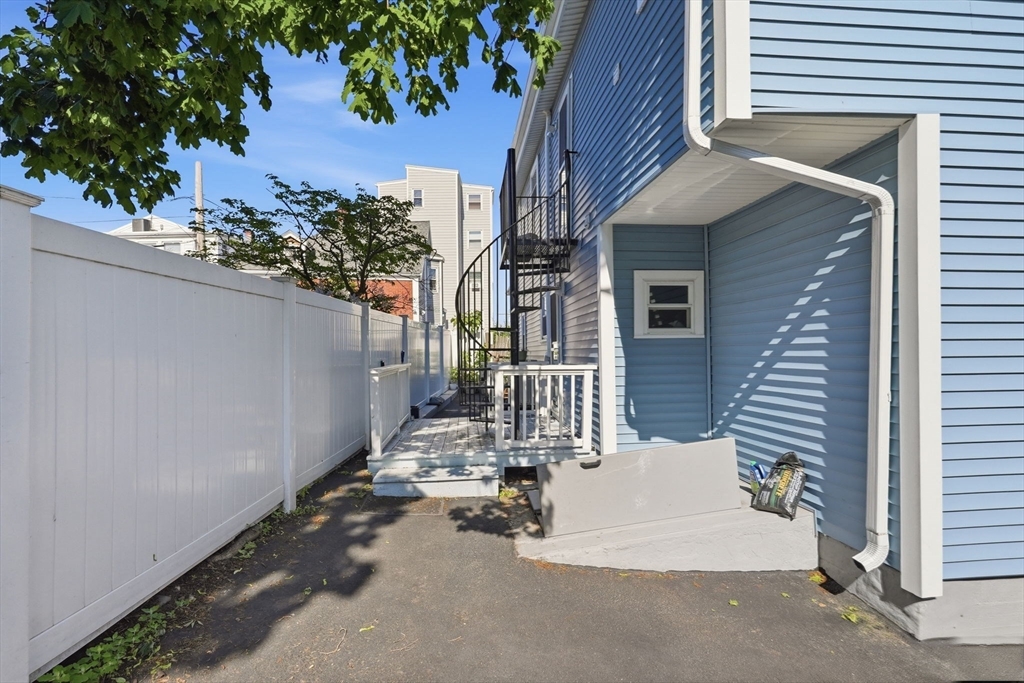 34 Underhill Street, Unit 4 Winthrop, MA 02152 - Photo 16 of 17
