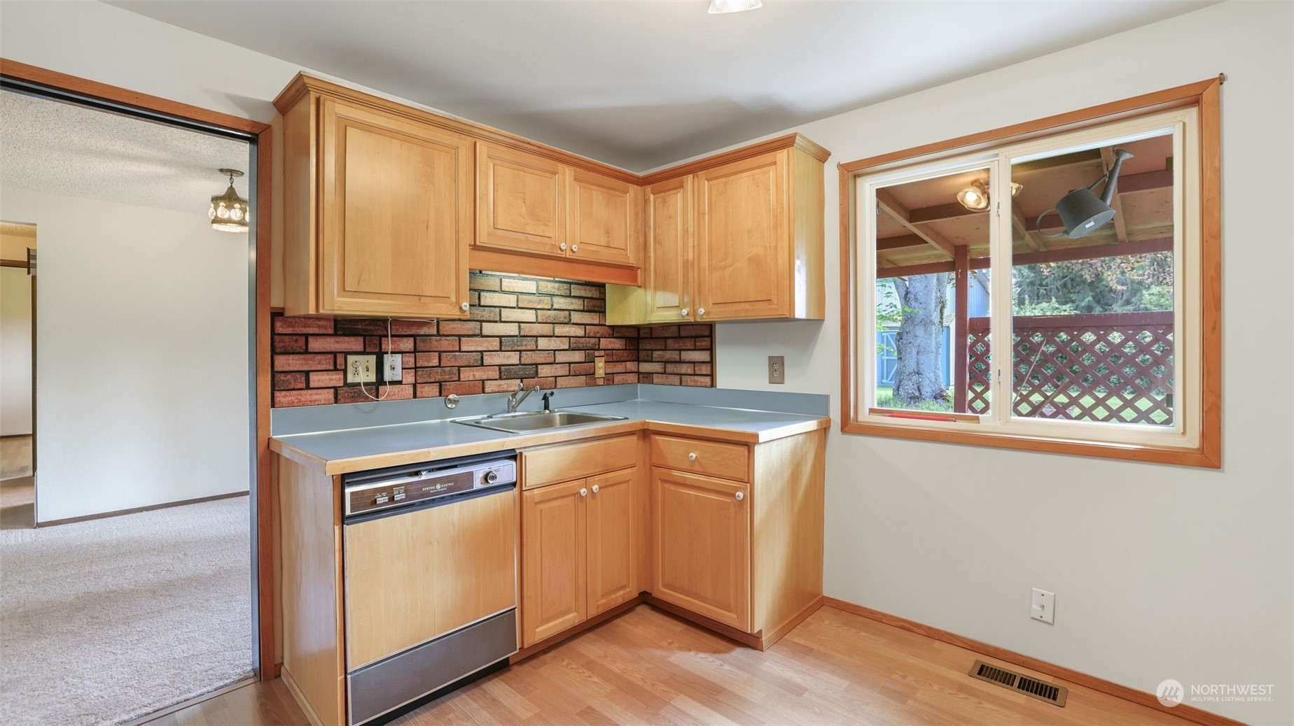 14420 143rd Place Southeast Renton, WA 98059 - Photo 7 of 33