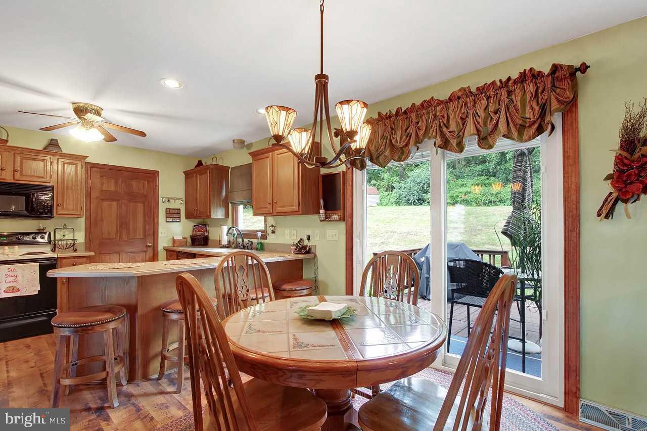 307 Forge Court Spring Grove, PA 17362 - Photo 4 of 36