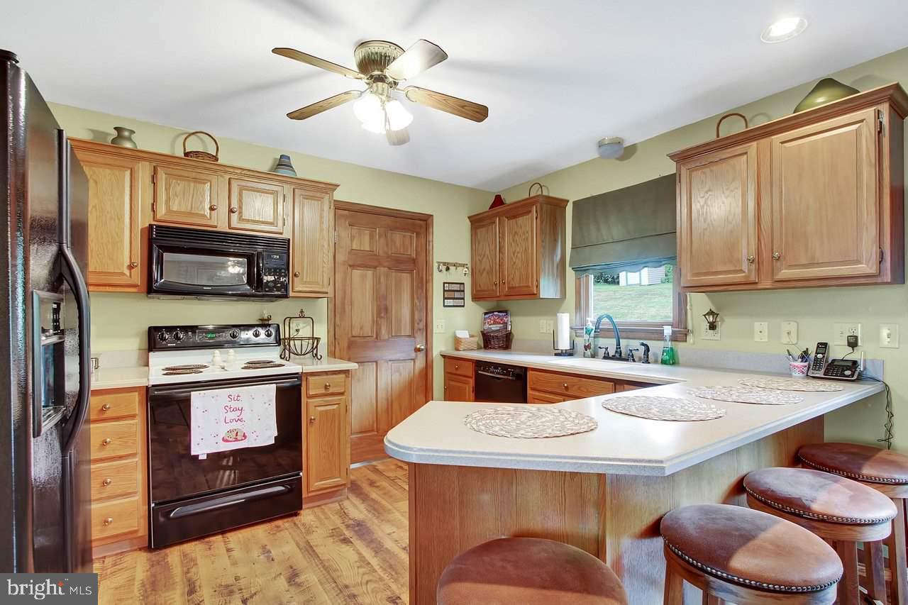 307 Forge Court Spring Grove, PA 17362 - Photo 5 of 36