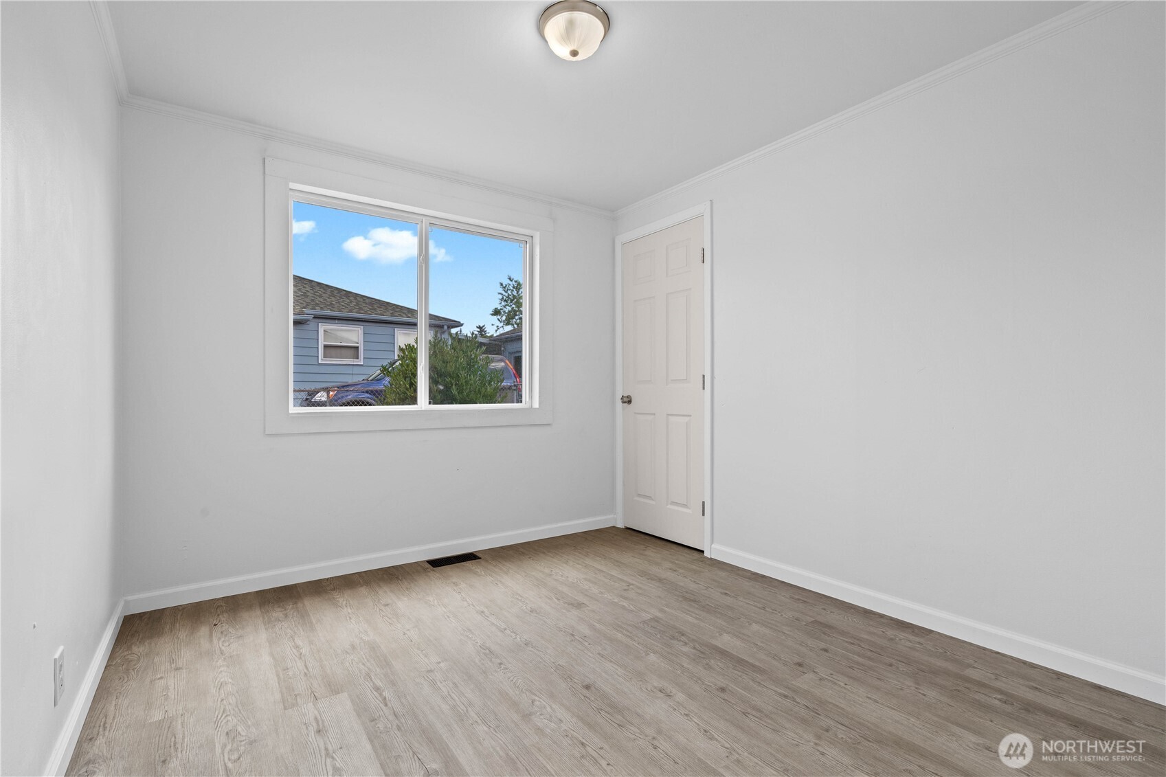 3236 Phillips Avenue Bremerton, WA 98310 - Photo 16 of 34