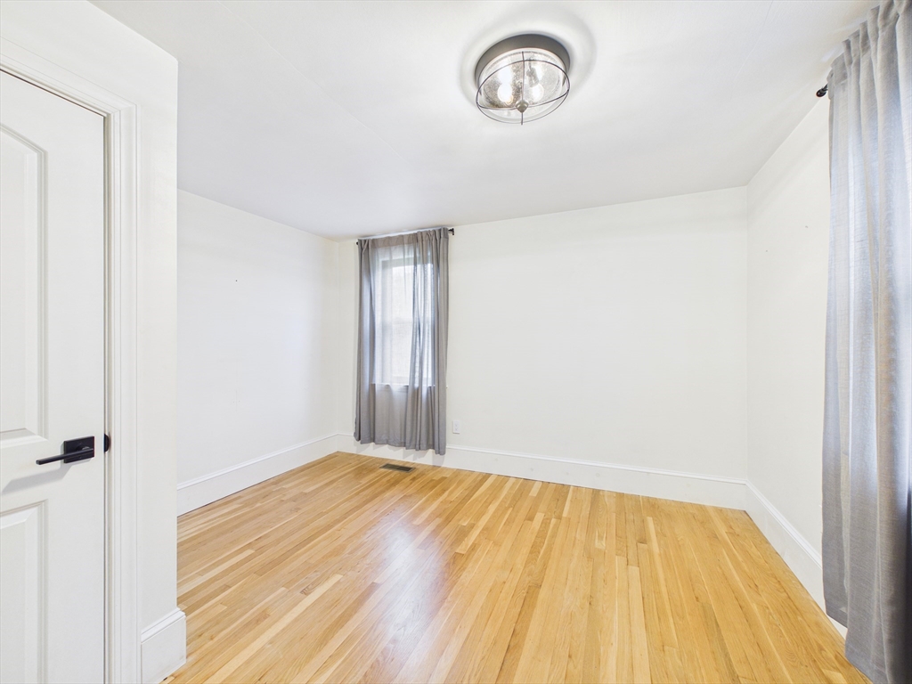 18 Shaker Road Dartmouth, MA 02747 - Photo 11 of 33 Gallery Image 11