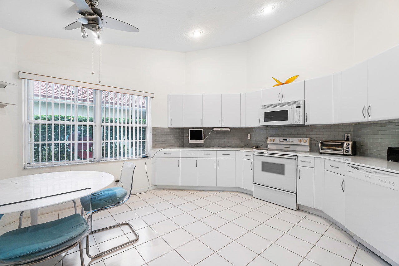 8675 Vía Reale Boca Raton, FL 33496 - Photo 8 of 28 017-8675ViaReale-BocaRaton-FL-small