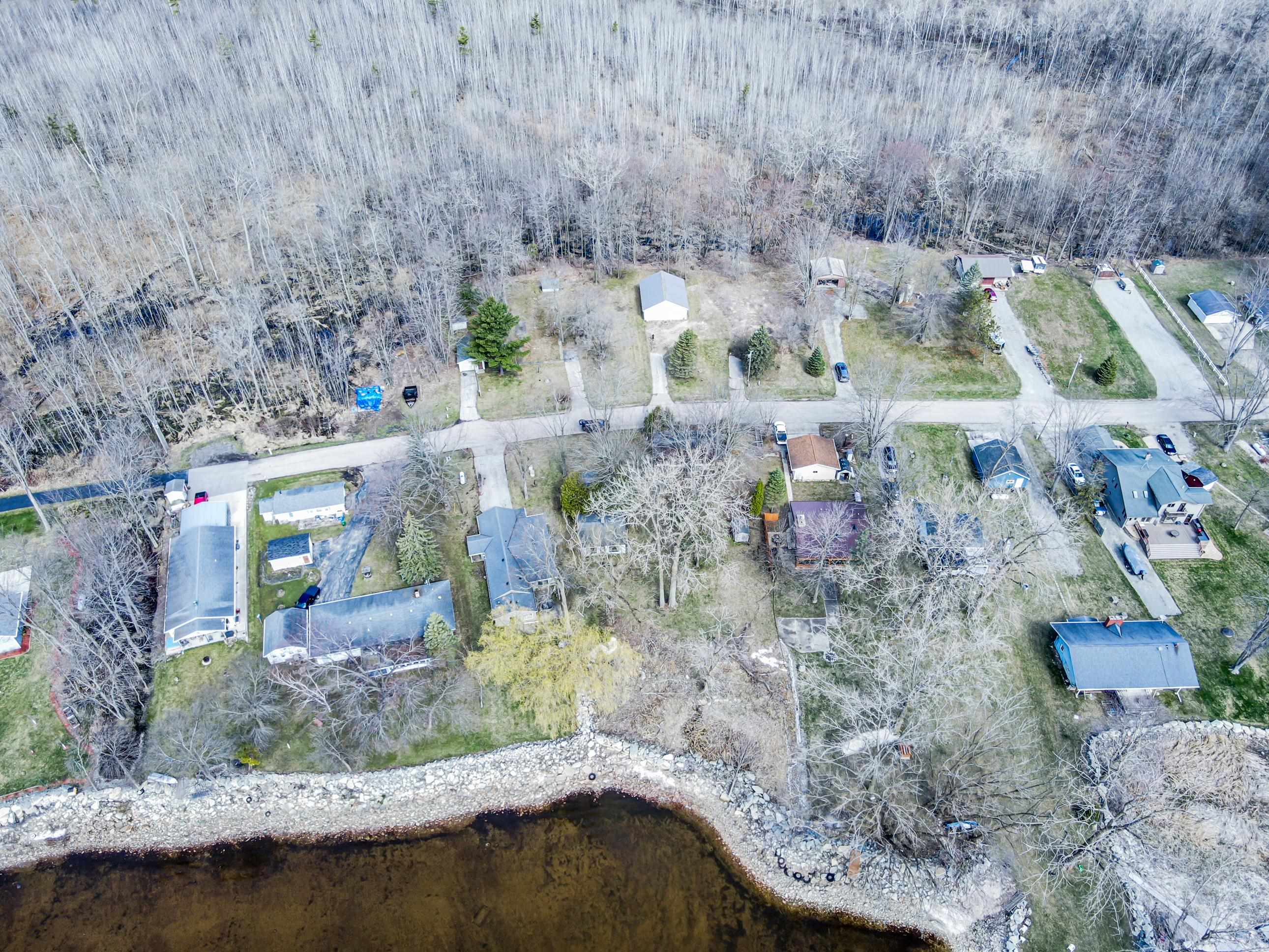 1887 Cottage Road Little Suamico, WI 54141 - Photo 3 of 34