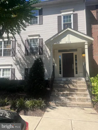 $2,650 | 12106 Greenway Court, Unit 302, Fairfax, VA 22033