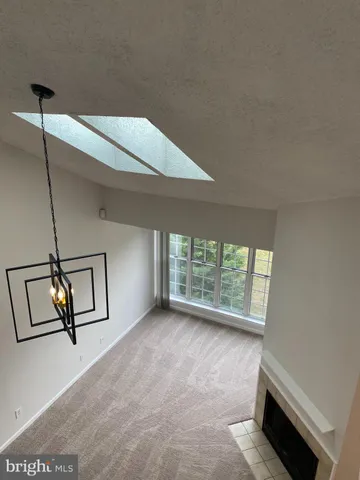 $2,650 | 12106 Greenway Court, Unit 302, Fairfax, VA 22033