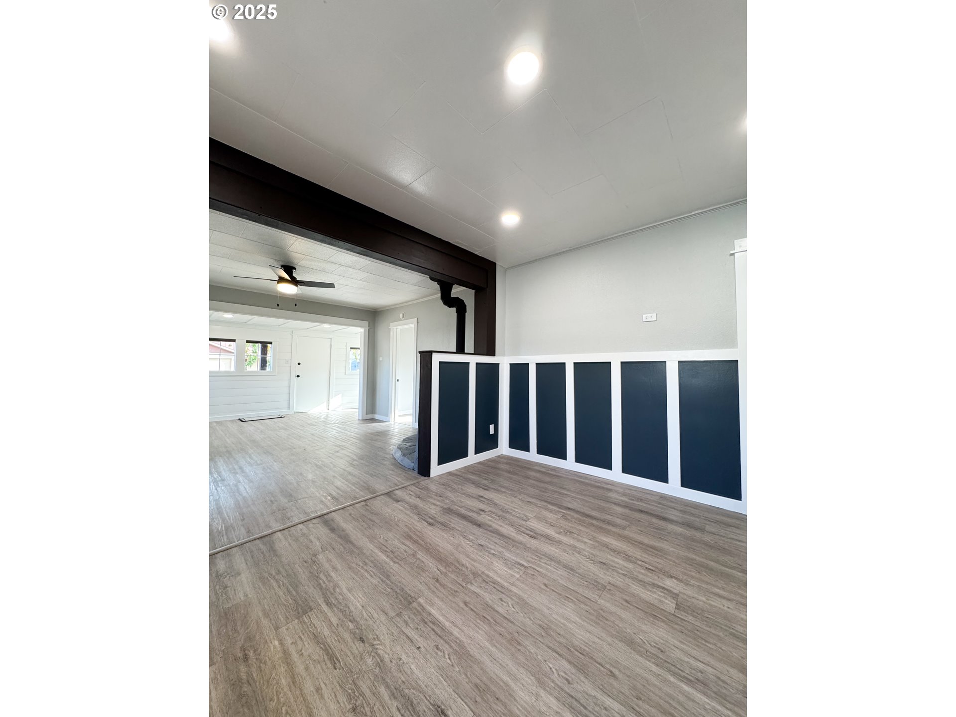 971 Walnut Street Baker City, OR 97814 - Photo 10 of 19 a view of a big room with closet