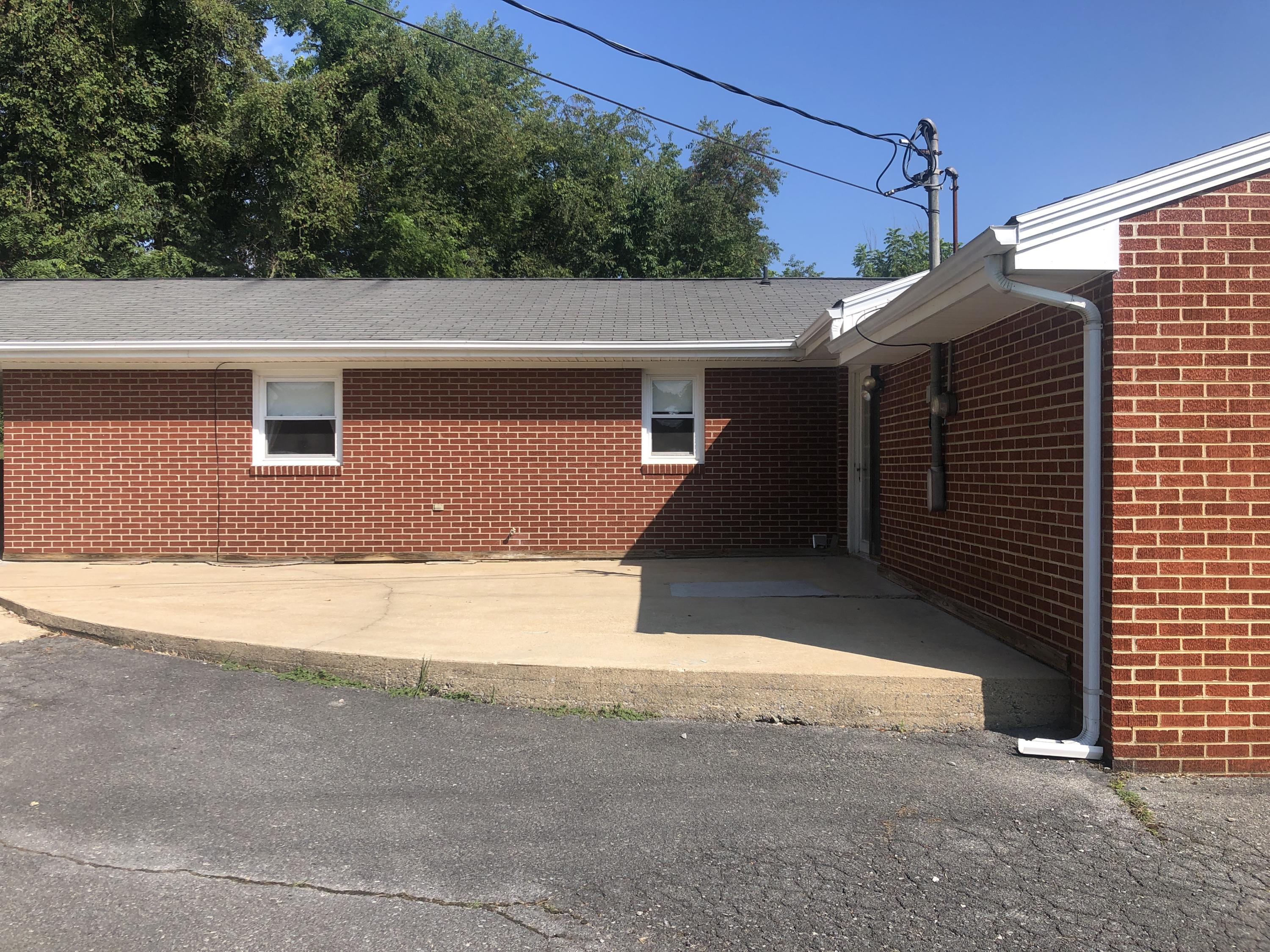 290 Greenlee Road Johnson City, TN 37601 - Photo 4 of 48 5CC50C8F-E699-40C7-AD23-E8C7D1206D90
