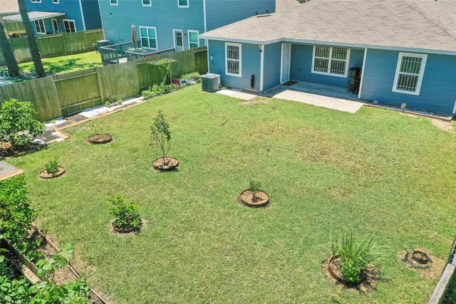 $2,000 | 12730 Pelican Bay Drive, Houston, TX 77038