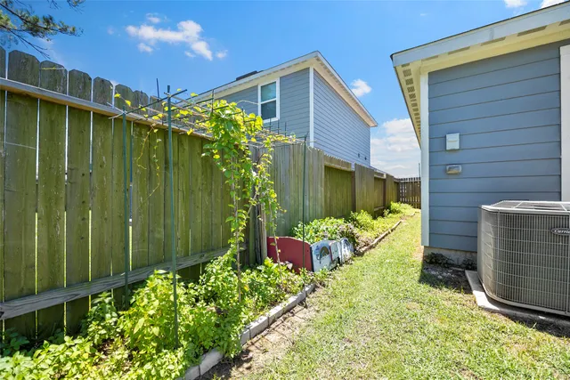 $2,000 | 12730 Pelican Bay Drive, Houston, TX 77038