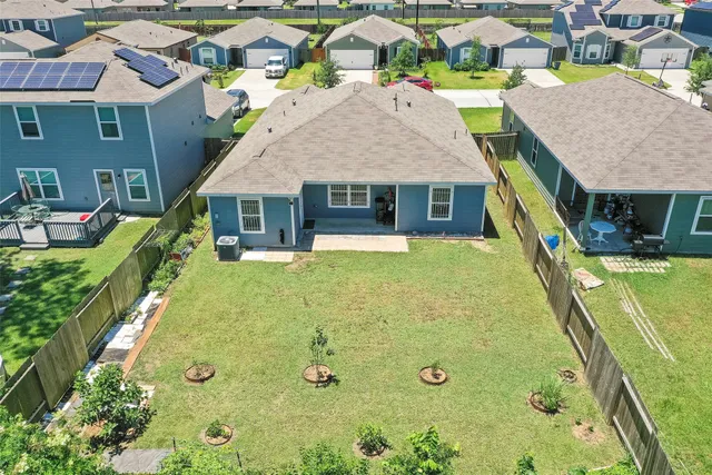 $2,000 | 12730 Pelican Bay Drive, Houston, TX 77038