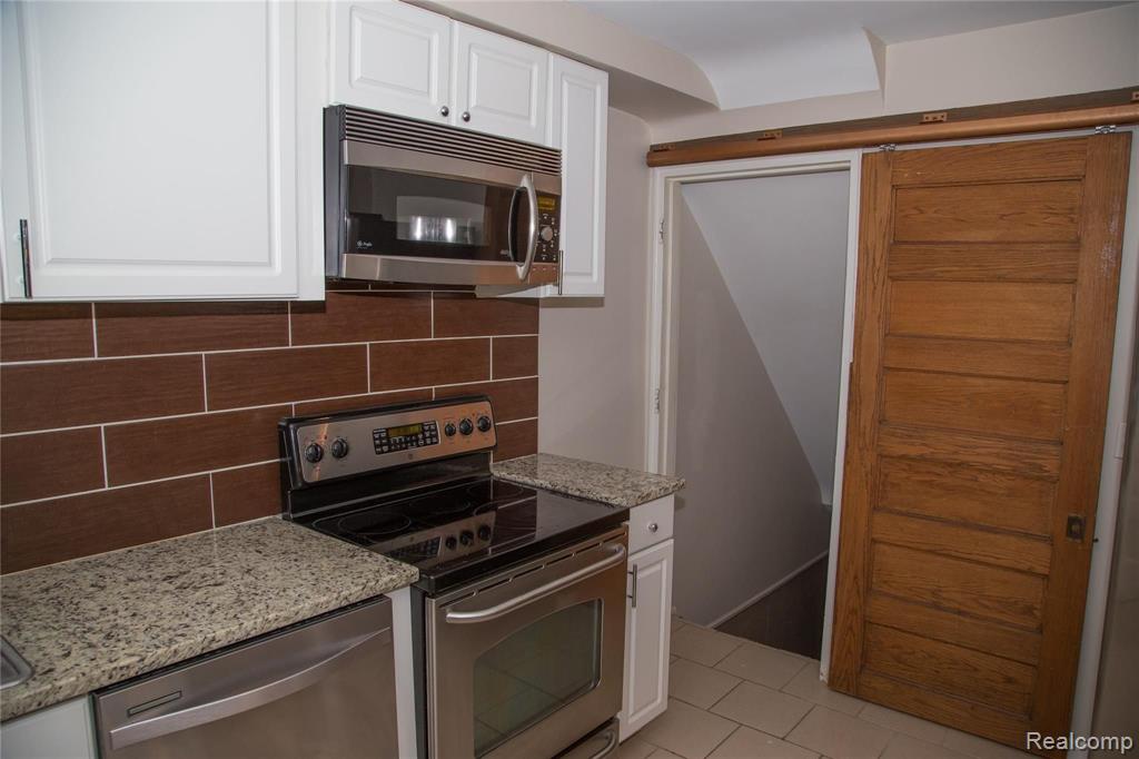 1522 West Webster Road Royal Oak, MI 48073 - Photo 13 of 33