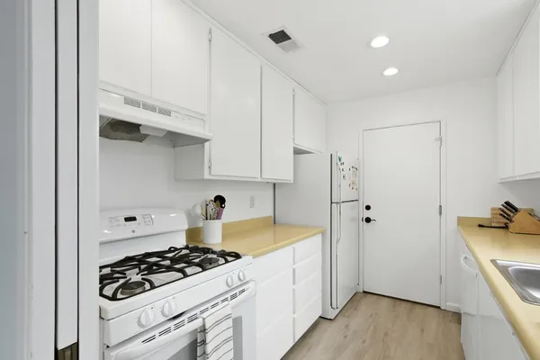 $499,999 | 4318 Cowell Boulevard, Davis, CA 95618