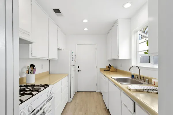 $499,999 | 4318 Cowell Boulevard, Davis, CA 95618