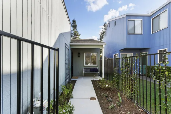 $499,999 | 4318 Cowell Boulevard, Davis, CA 95618