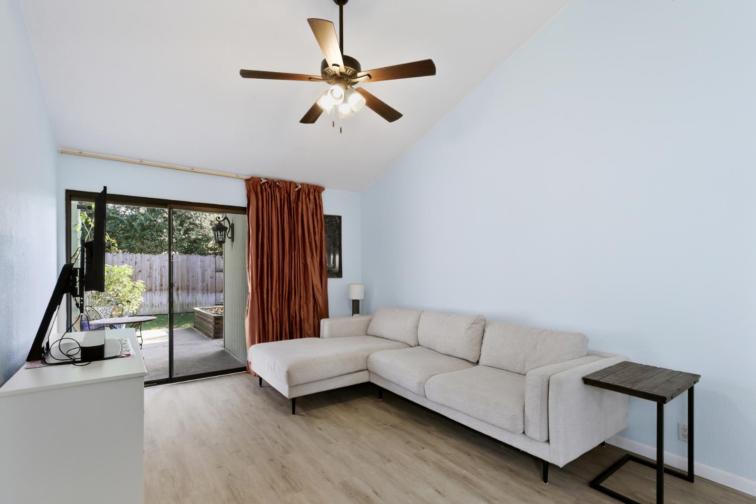 4318 Cowell Boulevard Davis, CA 95618 - Photo 4 of 36