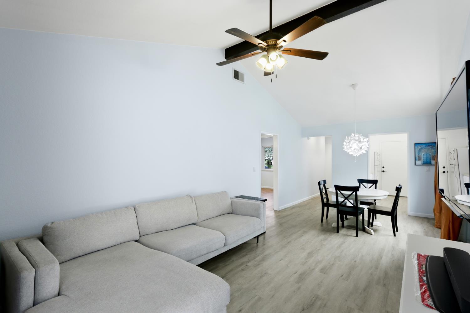 4318 Cowell Boulevard Davis, CA 95618 - Photo 5 of 36