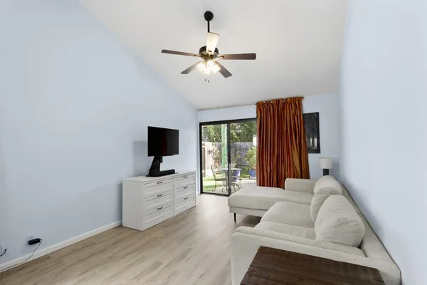 $499,999 | 4318 Cowell Boulevard, Davis, CA 95618