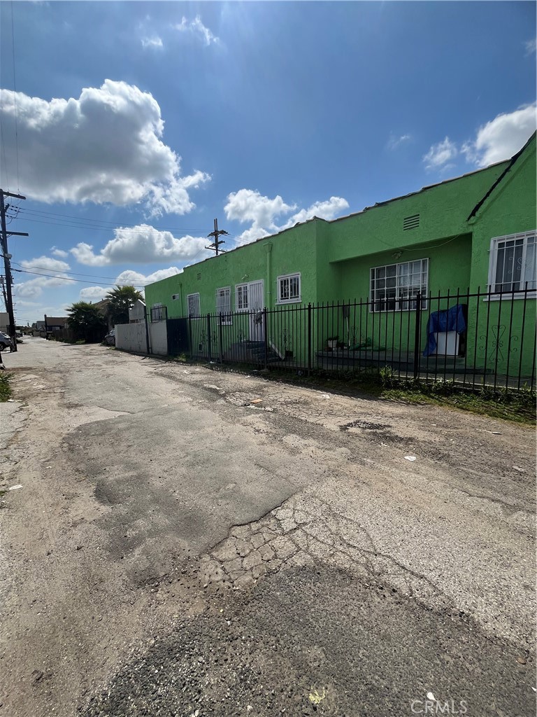 7216 South Denker Ave