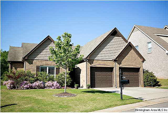 781 Valley Circle Leeds, AL 35094 - Photo 2 of 31